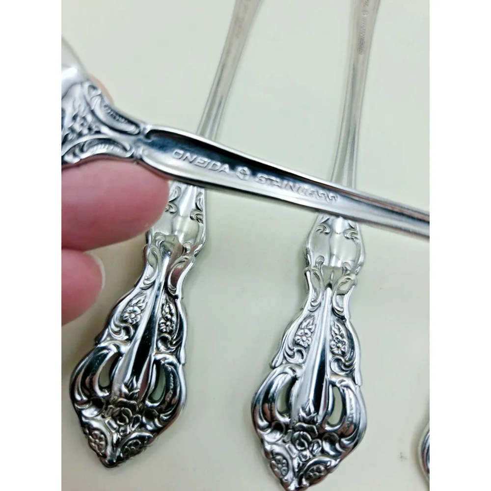 Set of 4 Oneida Stainless Cube MICHELANGELO Pattern Iced Teaspoon
